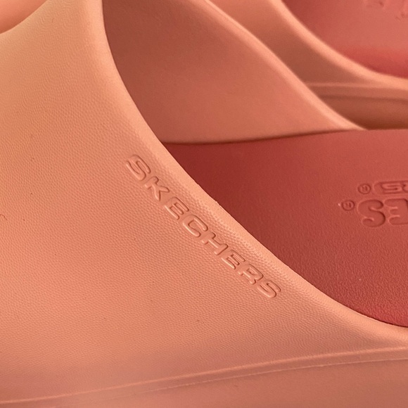 Skechers Women's Coral Pink Foamies Mules Size 7 BRAND NEW - Picture 4 of 7